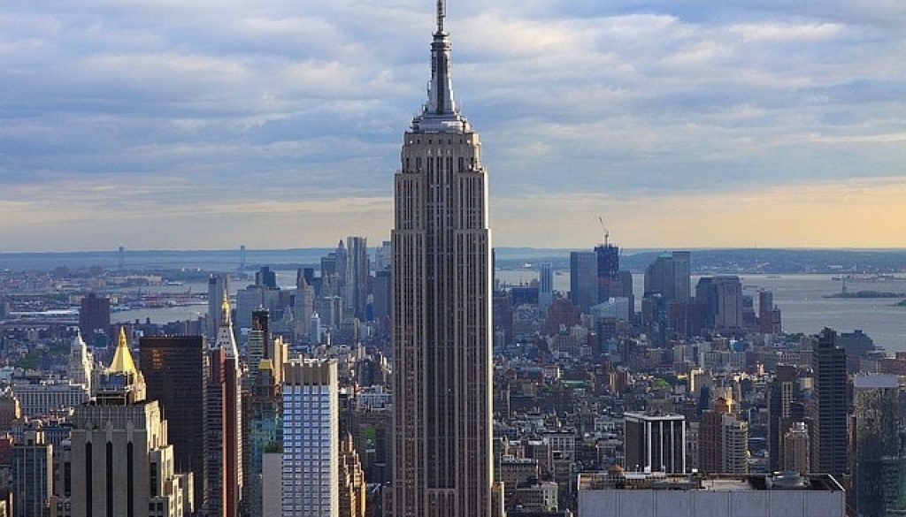 Empire State Building nel contesto di Manhattan