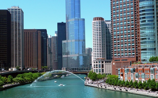 Vista del centro di Chicago e i suoi grattacieli