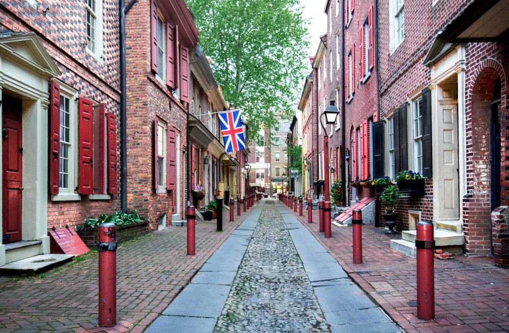 La via più tradizionale e colorata di Philadelphia, la Elfreth's Alley