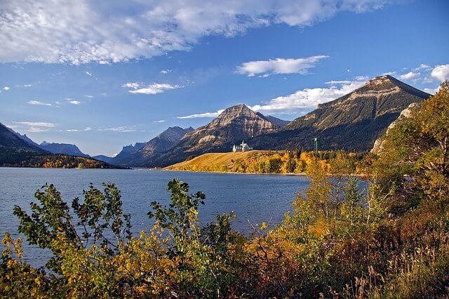 Il lago Waterton, nel Montana tra USA e Canada